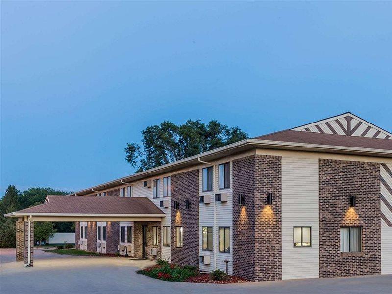 Super 8 By Wyndham Madison Hotel Eksteriør billede
