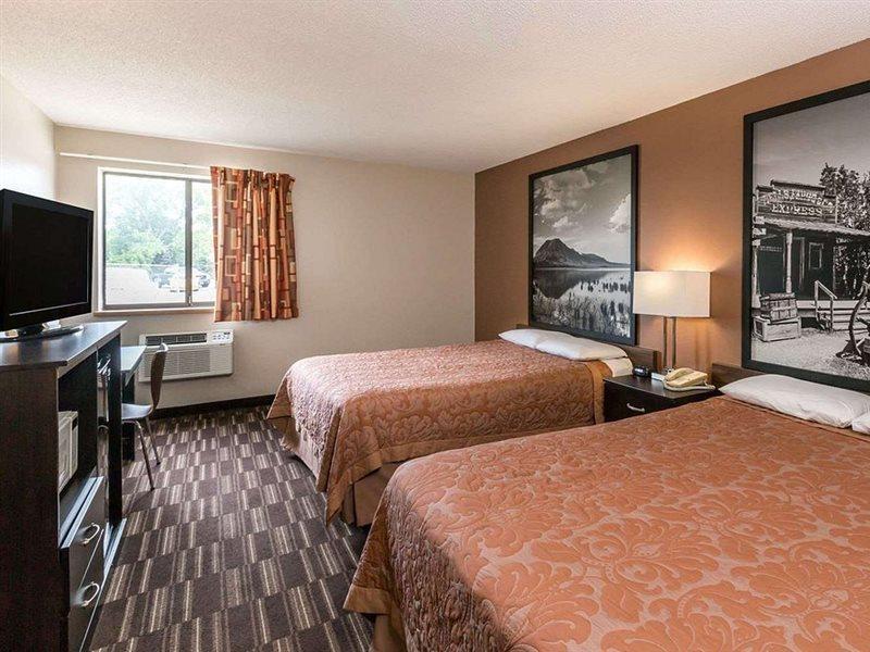 Super 8 By Wyndham Madison Hotel Eksteriør billede