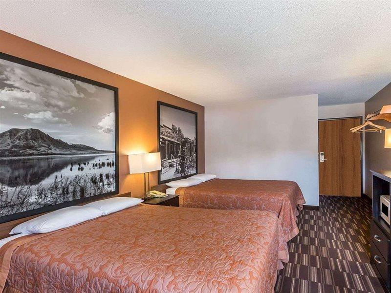 Super 8 By Wyndham Madison Hotel Eksteriør billede